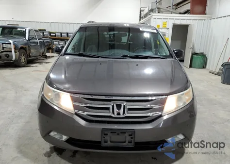 2012 Honda Odyssey Touring z USA, uszkodzony, nr VIN 5FNRL5H93CB053327